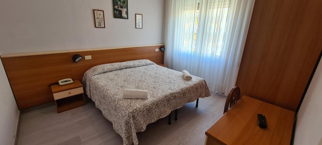 Hotel Colibri Finale Ligure Exterior foto