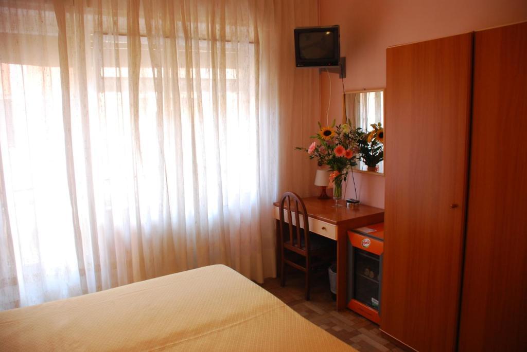 Hotel Colibri Finale Ligure Cameră foto