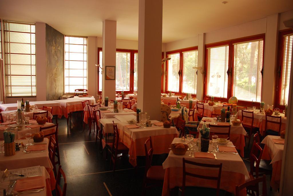 Hotel Colibri Finale Ligure Exterior foto