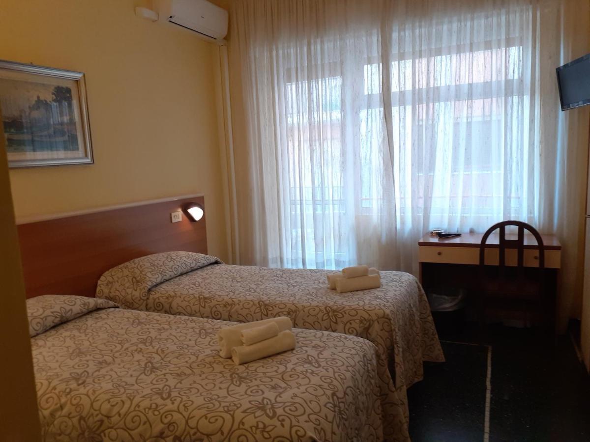 Hotel Colibri Finale Ligure Exterior foto
