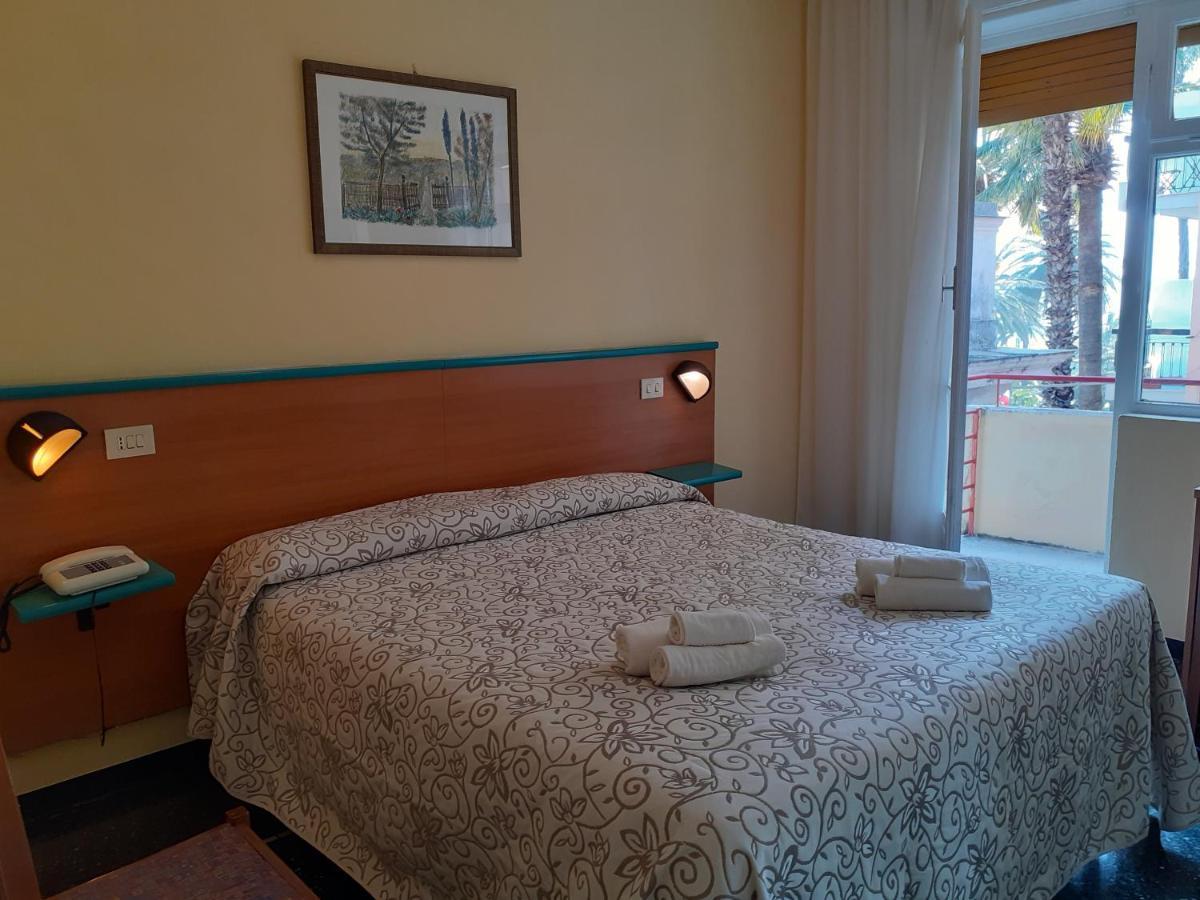 Hotel Colibri Finale Ligure Exterior foto